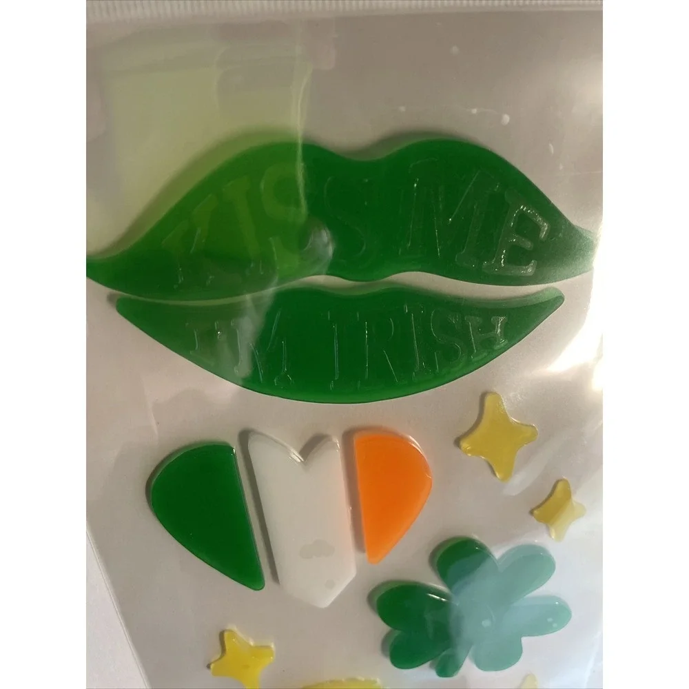 NEW St Patrick's Day Flag KISS ME IM IRISH POT OF‎ GOLD Window Gel Clings 13 ct!